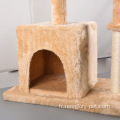 Cat Tree a un jouet à gratter avec une balle